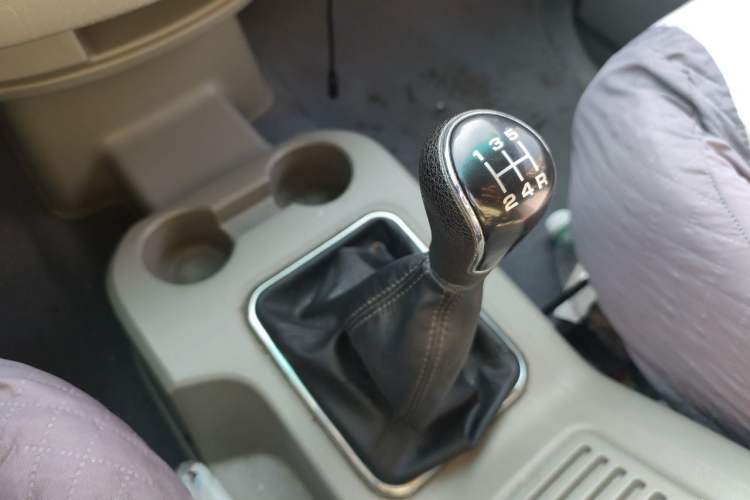 Used FORTHING Lingzhi 2018 M3 1.6L 7-Seater Comfort Model Gear Lever