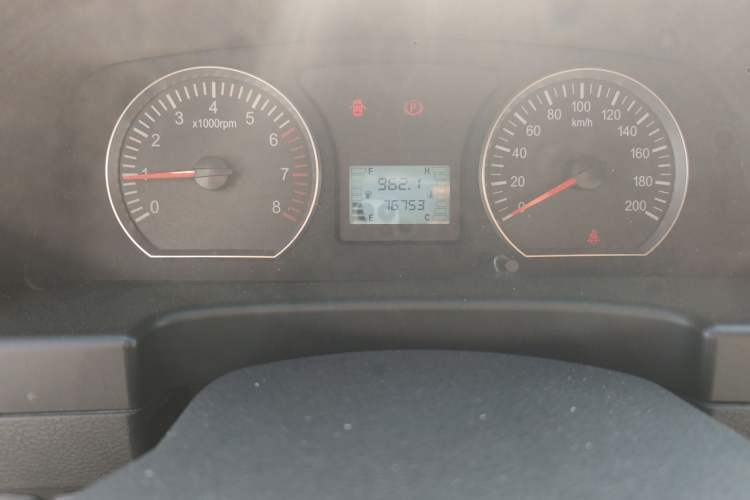 Used FORTHING Lingzhi 2018 M3 1.6L 7-Seater Comfort Model Instrument Cluster