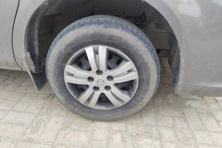 Used FORTHING Lingzhi 2018 M3 1.6L 7-Seater Comfort Model Right Front Wheel Hub