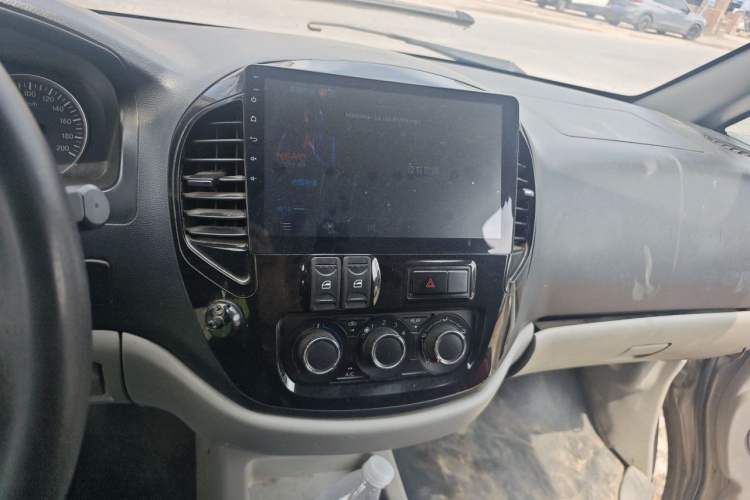 Used FORTHING Lingzhi 2018 V3L 1.6L 2-Seat Logistics Version Audio And AC Panel