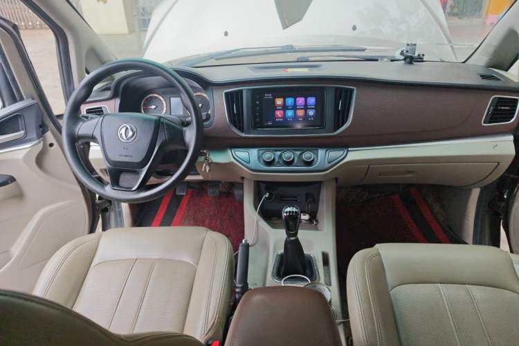 Used FORTHING Lingzhi 2018 M5L 1.6L 7-Seater Luxury Model Center Console
