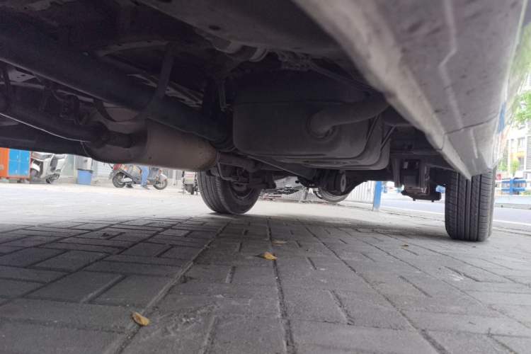 Used FORTHING Lingzhi 2018 M3 1.5L 5-Seat Base Model Chassis Front Left