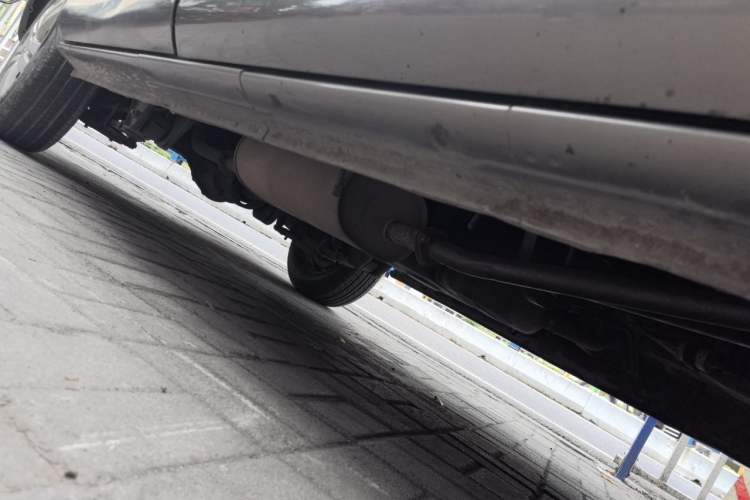 Used FORTHING Lingzhi 2018 M3 1.5L 5-Seat Base Model Chassis Front Right