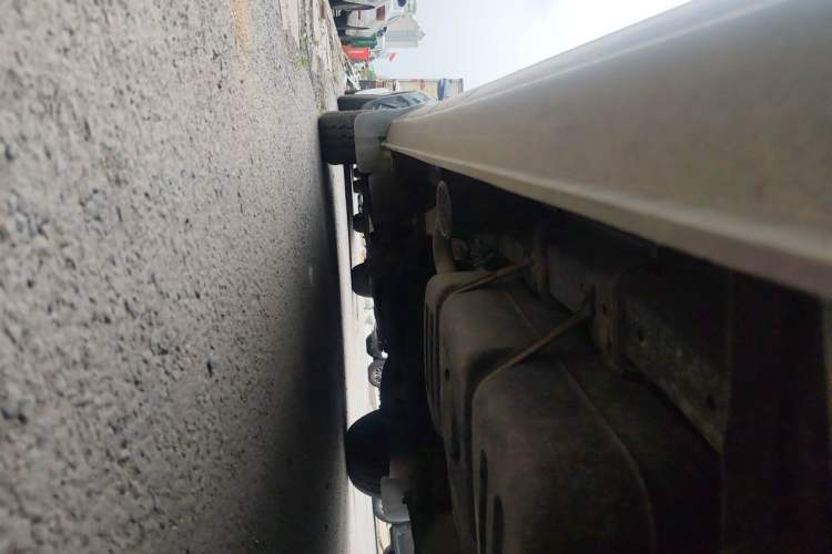 Used FORTHING Lingzhi 2018 M5L 1.6L 7-Seater Comfort Model Chassis Rear Left