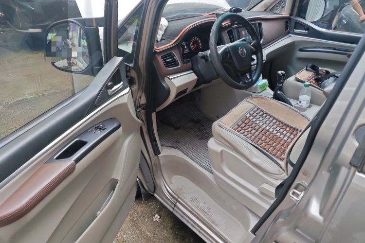Used FORTHING Lingzhi 2018 M5L 1.6L 7-Seater Luxury Model Driver Seat