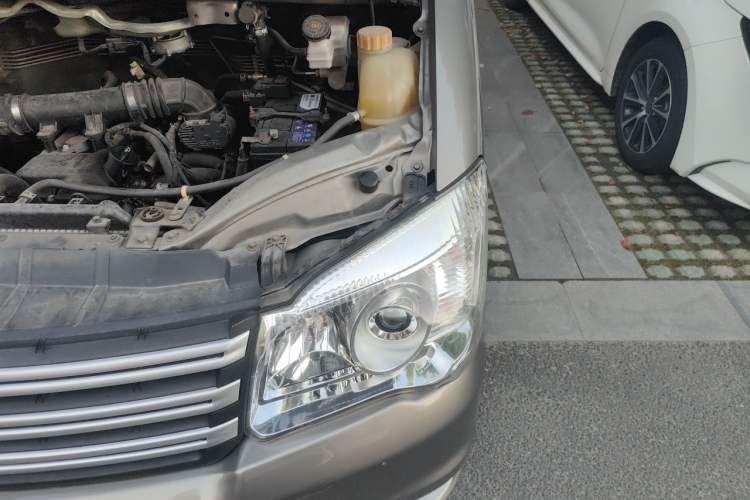 Used FORTHING Lingzhi 2018 M3 1.5L 5-Seat Base Model Engine Bay Left