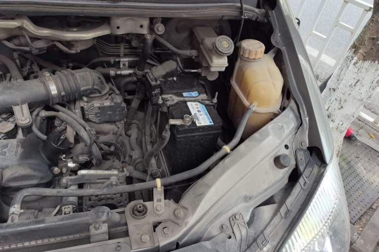 Used FORTHING Lingzhi 2018 M3 1.5L 5-Seat Base Model Engine Bay Left