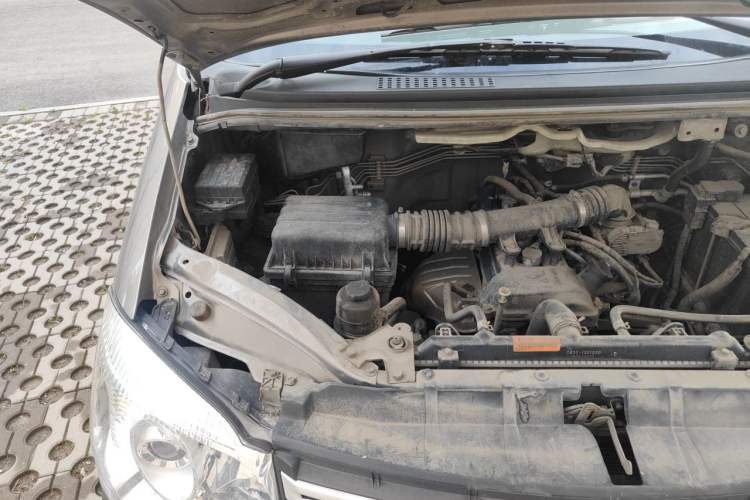 Used FORTHING Lingzhi 2018 M3 1.5L 5-Seat Base Model Engine Bay Right