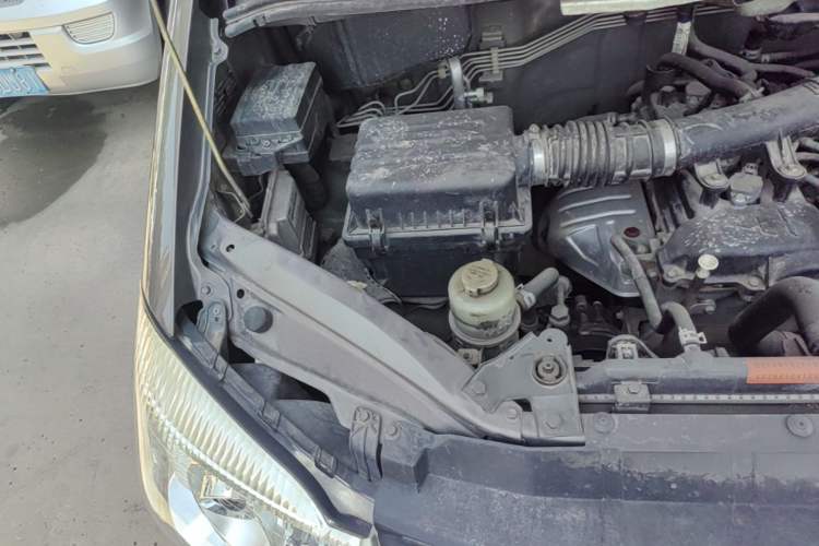 Used FORTHING Lingzhi 2018 M3 1.5L 5-Seat Base Model Engine Bay Right