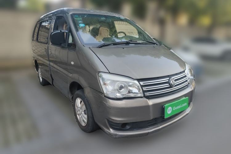 Used FORTHING Lingzhi 2018 M3 1.5L 5-Seat Base Model Front Right 45 Deg
