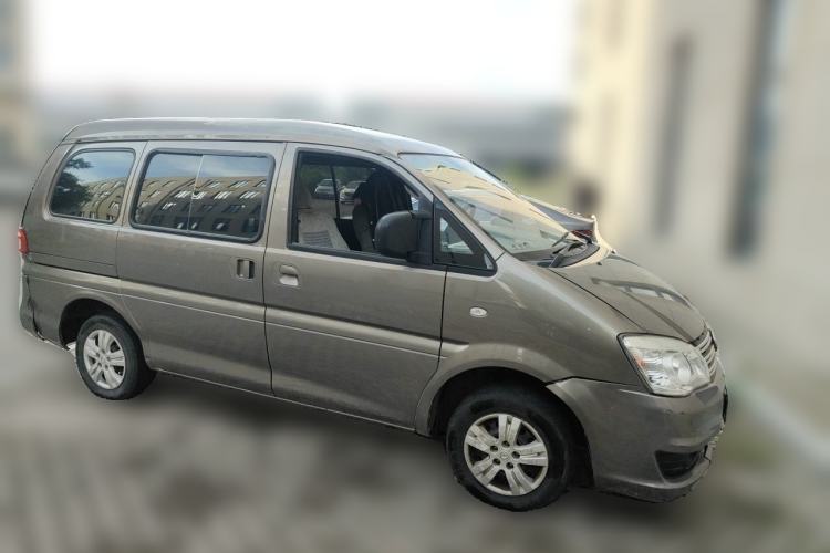 Used FORTHING Lingzhi 2018 M3 1.5L 5-Seat Base Model Front Right 45 Deg