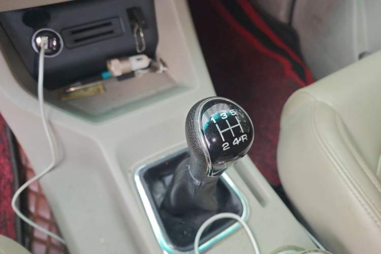 Used FORTHING Lingzhi 2018 M5L 1.6L 7-Seater Luxury Model Gear Lever