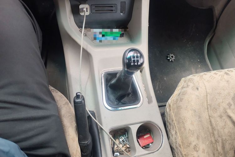 Used FORTHING Lingzhi 2018 M5L 1.6L 7-Seater Comfort Model Gear Lever