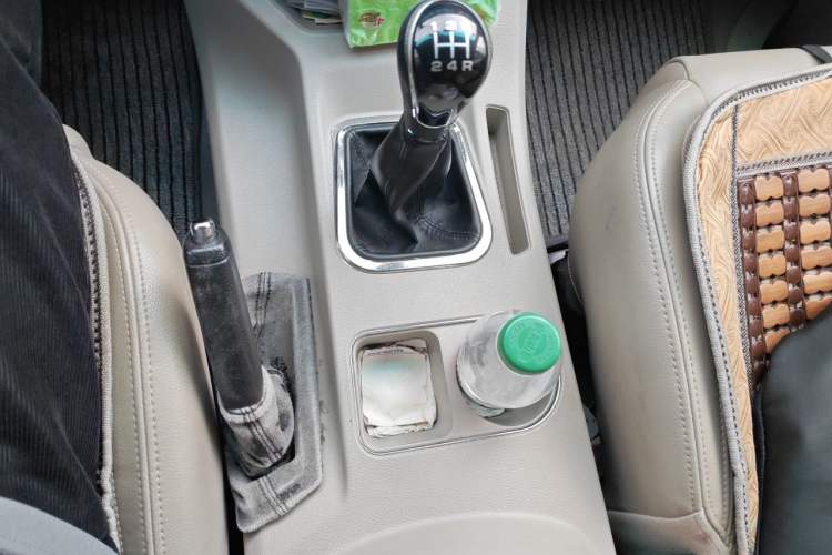 Used FORTHING Lingzhi 2018 M5L 1.6L 7-Seater Luxury Model Gear Lever