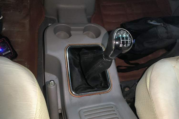 Used FORTHING Lingzhi 2018 M3 1.6L 7-Seater Comfort Model Gear Lever