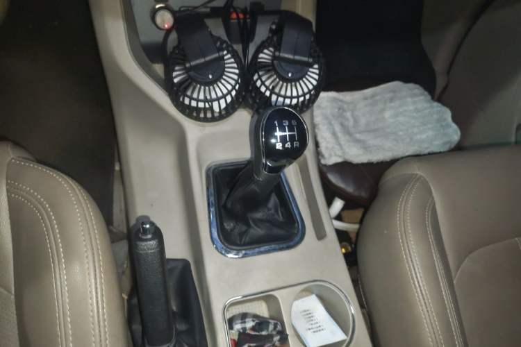 Used FORTHING Lingzhi 2018 M5L 1.6L 7-Seater Luxury Model Gear Lever