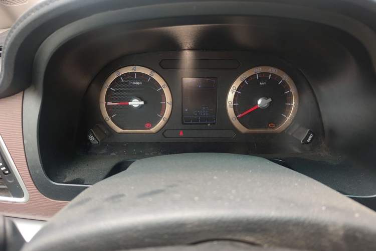Used FORTHING Lingzhi 2018 M5L 1.6L 7-Seater Comfort Model Instrument Cluster