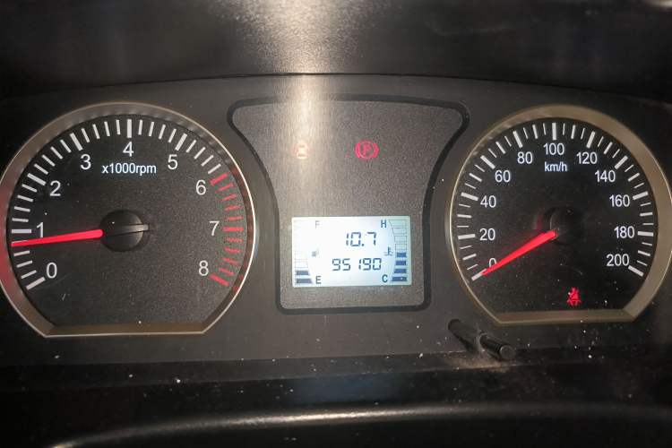 Used FORTHING Lingzhi 2018 M3 1.6L 7-Seater Comfort Model Instrument Cluster