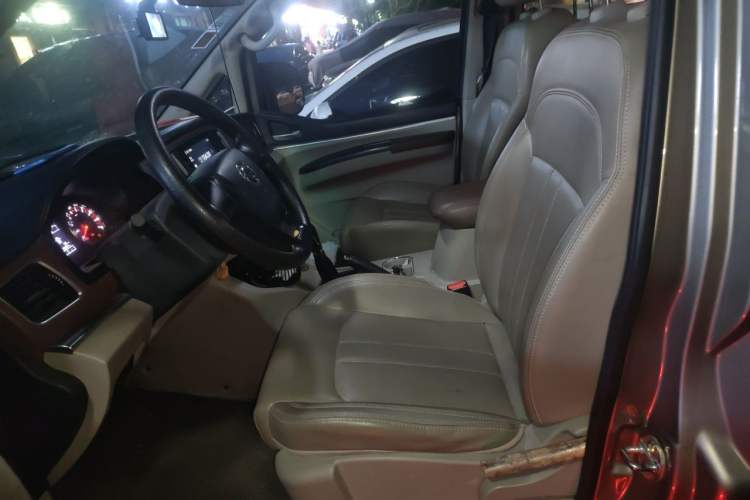 Used FORTHING Lingzhi 2018 M5L 1.6L 7-Seater Luxury Model Left Front Seat