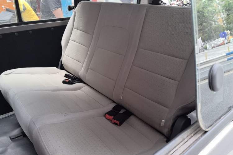 Used FORTHING Lingzhi 2018 M3 1.5L 5-Seat Base Model Left Rear Seat