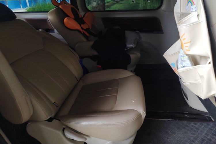Used FORTHING Lingzhi 2018 M5L 1.6L 7-Seater Luxury Model Left Rear Seat
