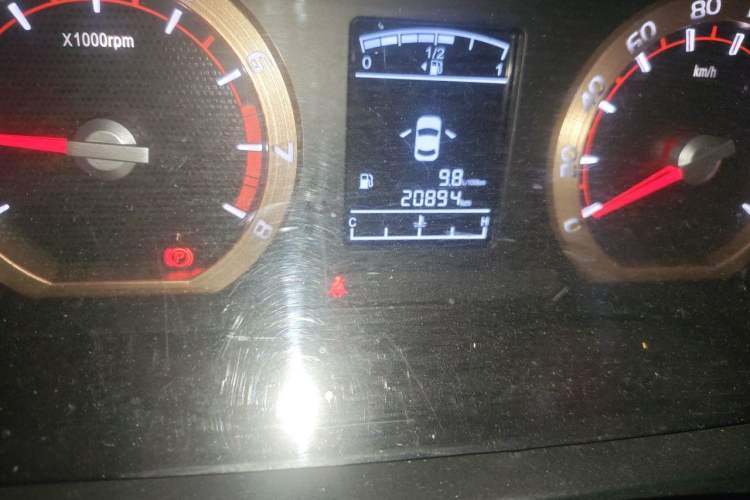 Used FORTHING Lingzhi 2018 M5L 1.6L 7-Seater Luxury Model Odometer Close Up