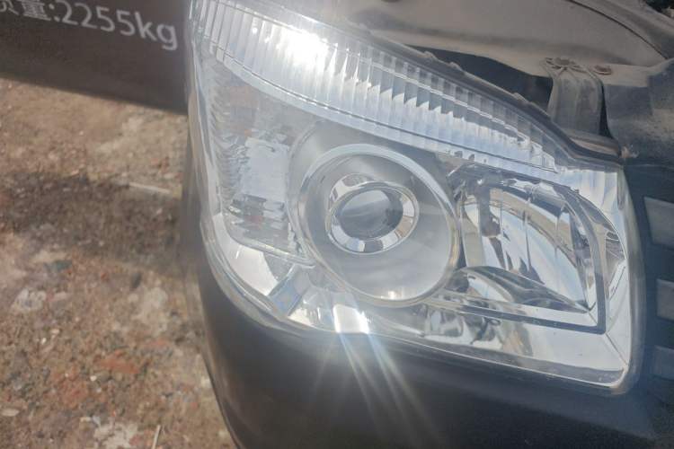 Used FORTHING Lingzhi 2018 V3L 1.6L 2-Seat Logistics Version Right Front Headlight