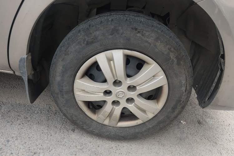 Used FORTHING Lingzhi 2018 M5L 1.6L 7-Seater Comfort Model Right Front Wheel Hub