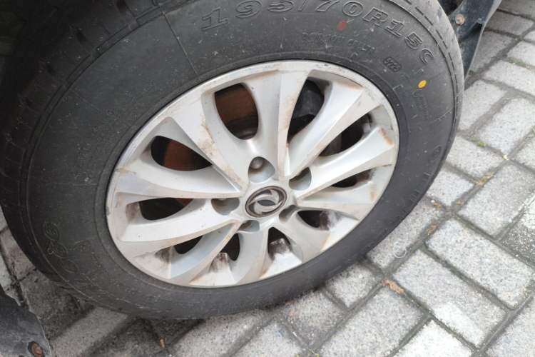 Used FORTHING Lingzhi 2018 M5L 1.6L 7-Seater Luxury Model Right Front Wheel Hub