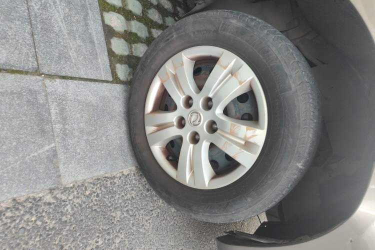 Used FORTHING Lingzhi 2018 M3 1.5L 5-Seat Base Model Right Front Wheel Hub