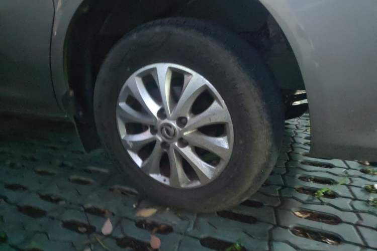 Used FORTHING Lingzhi 2018 M5L 1.6L 7-Seater Luxury Model Right Front Wheel Hub
