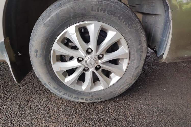 Used FORTHING Lingzhi 2018 M5L 1.6L 7-Seater Luxury Model Right Front Wheel Hub