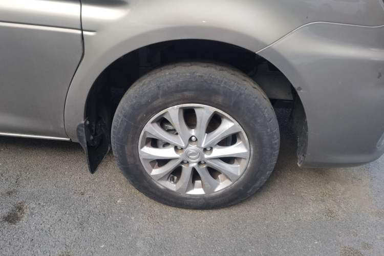 Used FORTHING Lingzhi 2018 M5L 1.6L 7-Seater Luxury Model Right Front Wheel Hub