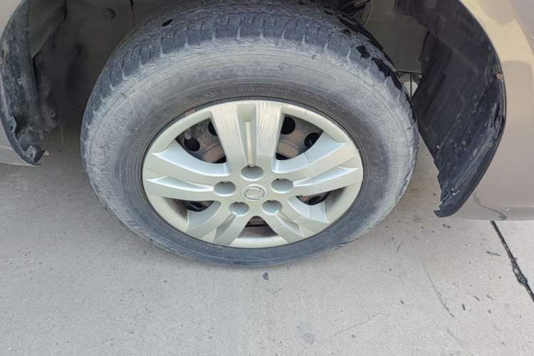 Used FORTHING Lingzhi 2018 M3 1.5L 5-Seat Base Model Right Front Wheel Hub