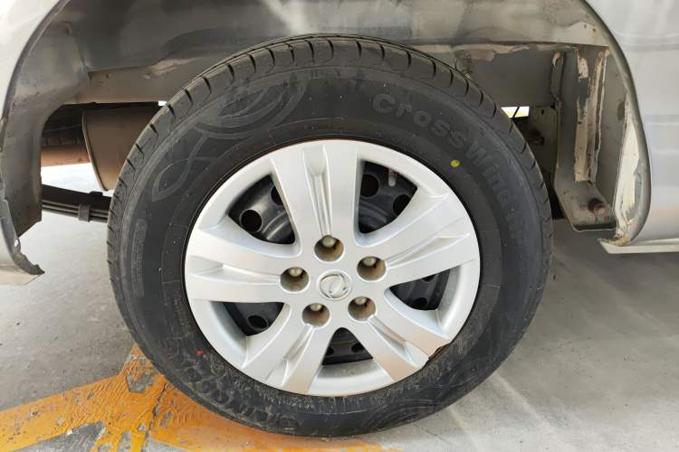 Used FORTHING Lingzhi 2018 M5 1.6L 7-Seater Comfort Model Right Rear Wheel Hub