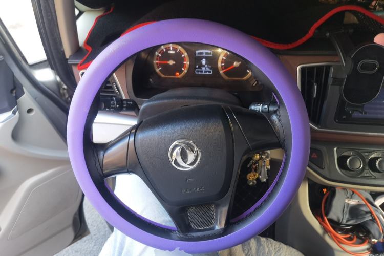 Used FORTHING Lingzhi 2018 M5L 1.6L 7-Seater Luxury Model Steering Wheel