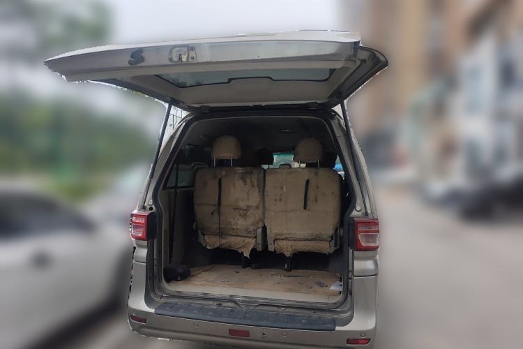 Used FORTHING Lingzhi 2018 M5L 1.6L 7-Seater Comfort Model Trunk