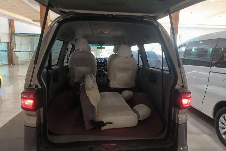 Used FORTHING Lingzhi 2018 M3 1.6L 7-Seater Comfort Model Trunk