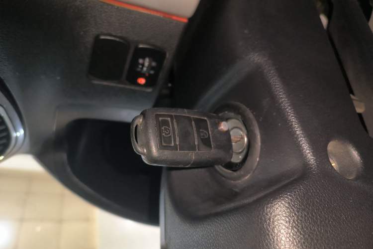 Used FORTHING Lingzhi 2018 M3 1.6L 7-Seater Comfort Model Vehicle Key