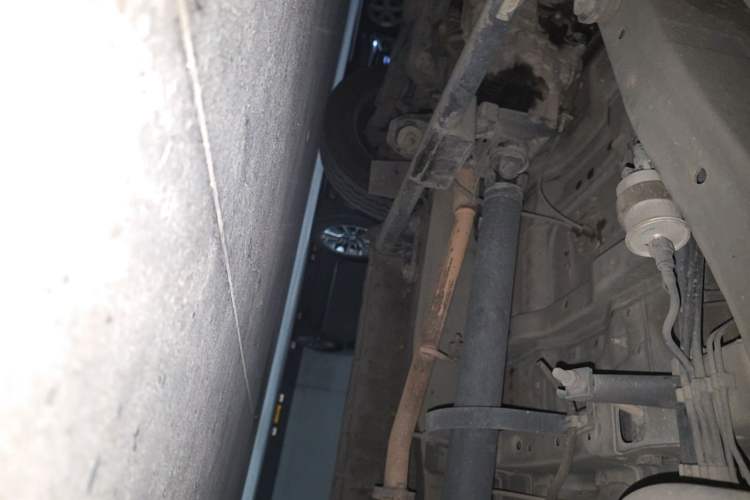 Used FORTHING Lingzhi 2018 M3 1.6L 7-Seater Comfort Model Chassis Front Left
