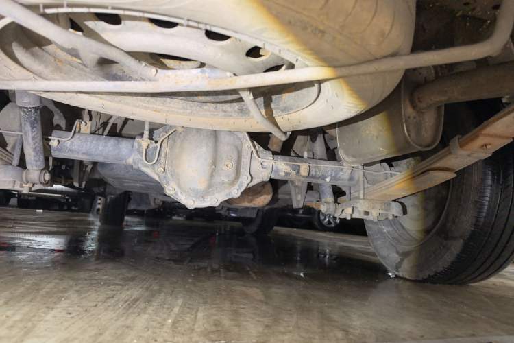 Used FORTHING Lingzhi 2018 M3 1.5L 5-Seat Base Model Chassis Rear