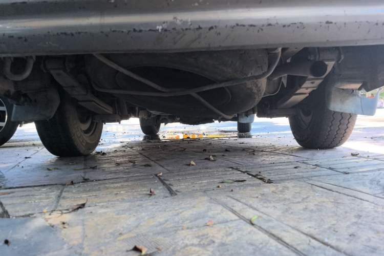 Used FORTHING Lingzhi 2018 M3 1.5L 7-Seater Standard Model Chassis Rear