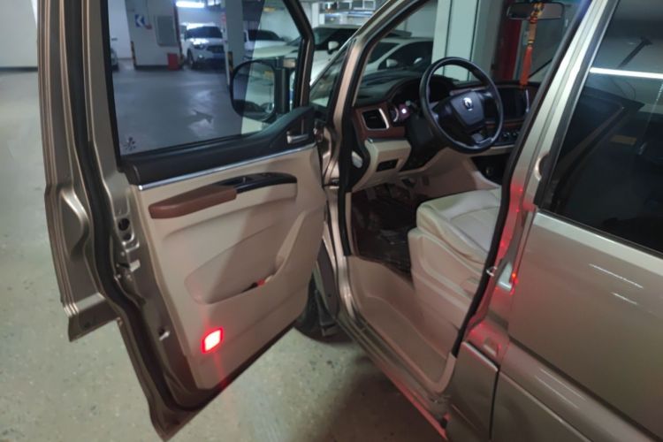 Used FORTHING Lingzhi 2018 M5L 1.6L 7-Seater Luxury Model Driver Seat