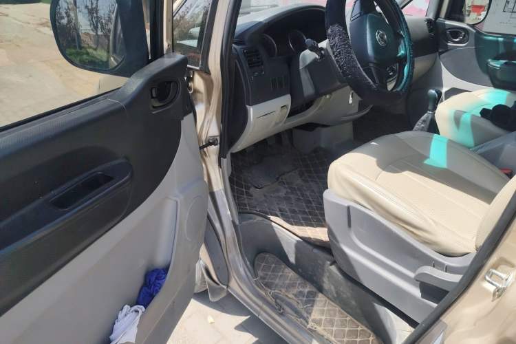 Used FORTHING Lingzhi 2018 M3L 1.6L 7-Seater Comfort Model Driver Seat