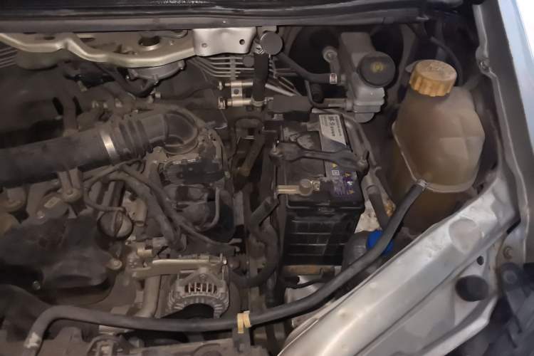 Used FORTHING Lingzhi 2018 M3 1.5L 5-Seat Base Model Engine Bay Left
