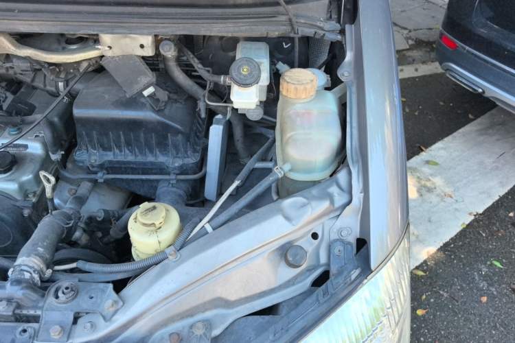 Used FORTHING Lingzhi 2018 M3 1.5L 7-Seater Standard Model Engine Bay Left