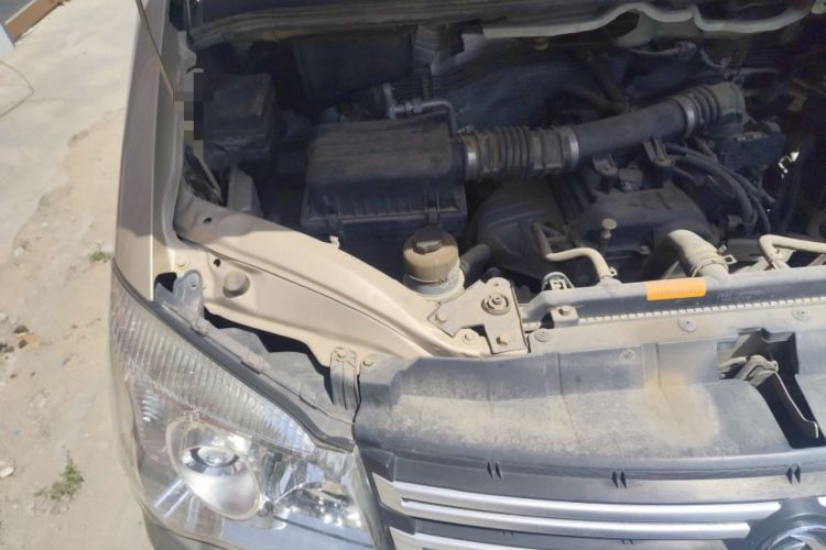 Used FORTHING Lingzhi 2018 M3L 1.6L 7-Seater Comfort Model Engine Bay Right