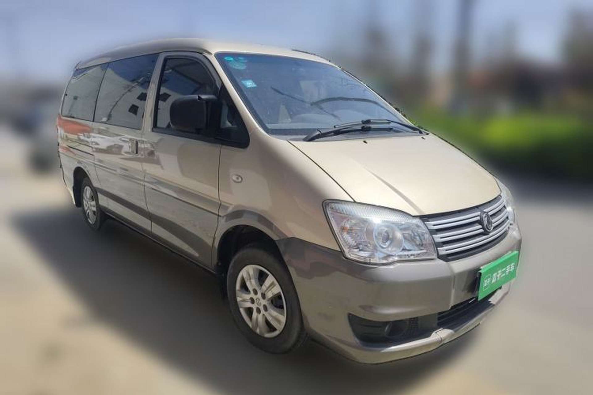 Used FORTHING Lingzhi 2018 M3L 1.6L 7-Seater Comfort Model Front Right 45 Deg