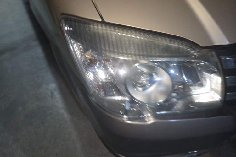 Used FORTHING Lingzhi 2018 M3 1.6L 7-Seater Comfort Model Right Front Headlight