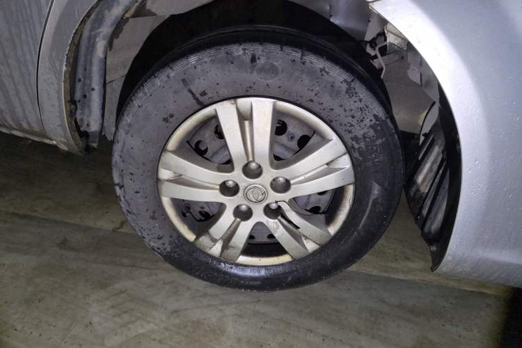 Used FORTHING Lingzhi 2018 M3 1.5L 5-Seat Base Model Right Front Wheel Hub